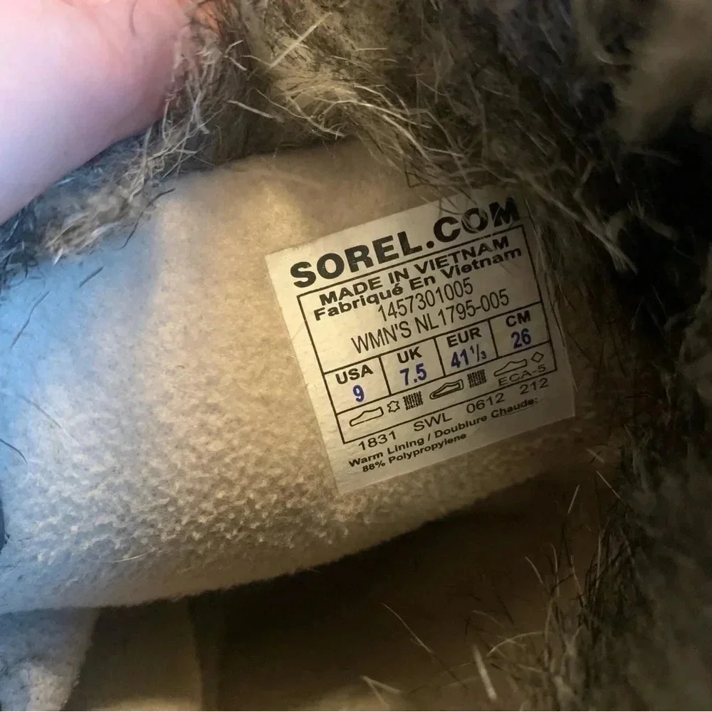 Sorel Leather Tofino Winter Quilted Factory Distressed Style Faux Fur Boots - Picture 3 of 11